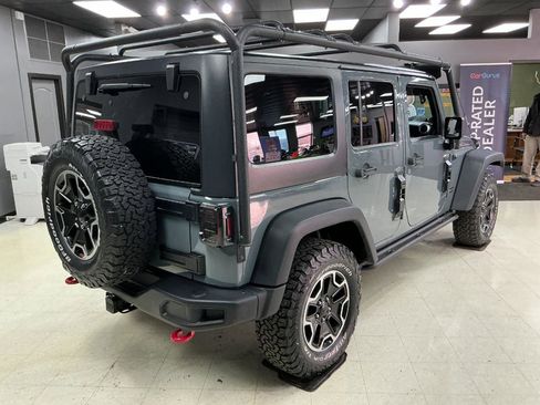 Used 2013 Jeep Wrangler Unlimited Rubicon image 3