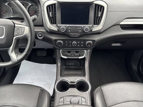 Used 2024 GMC Terrain SLT AWD/4WD image 12