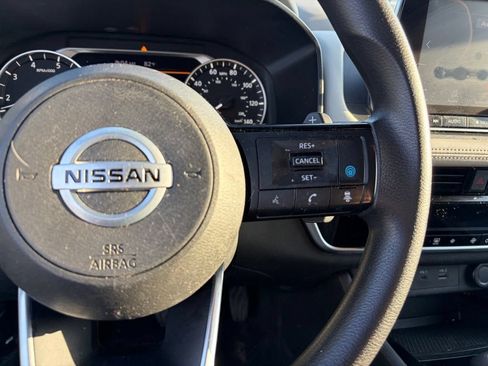 Used 2021 Nissan Rogue SV FWD image 18