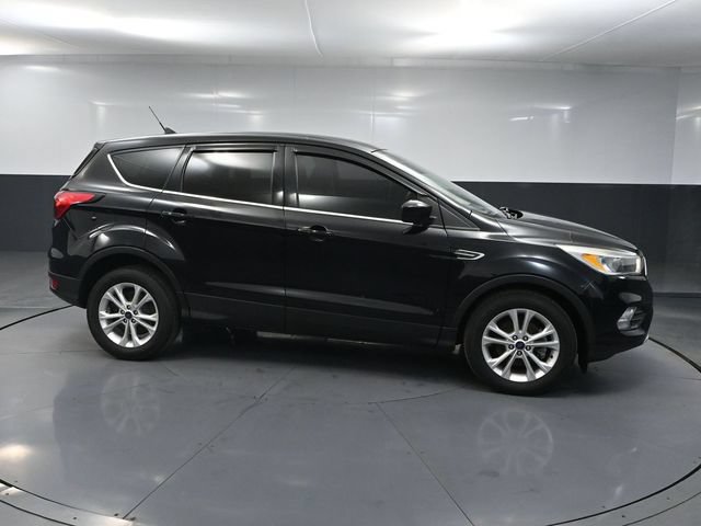Used 2019 Ford Escape SE FWD image 2