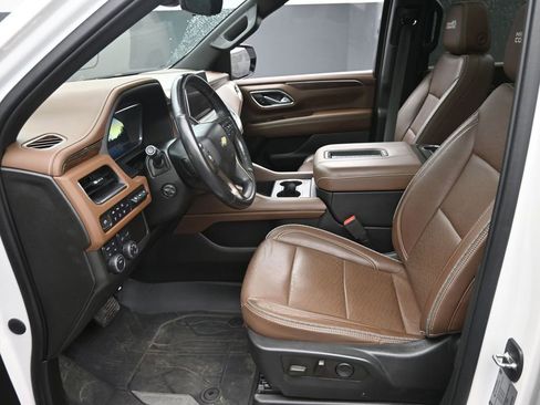 Used 2022 Chevrolet Tahoe High Country AWD/4WD image 17