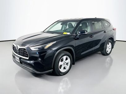 Used 2024 Toyota Highlander LE