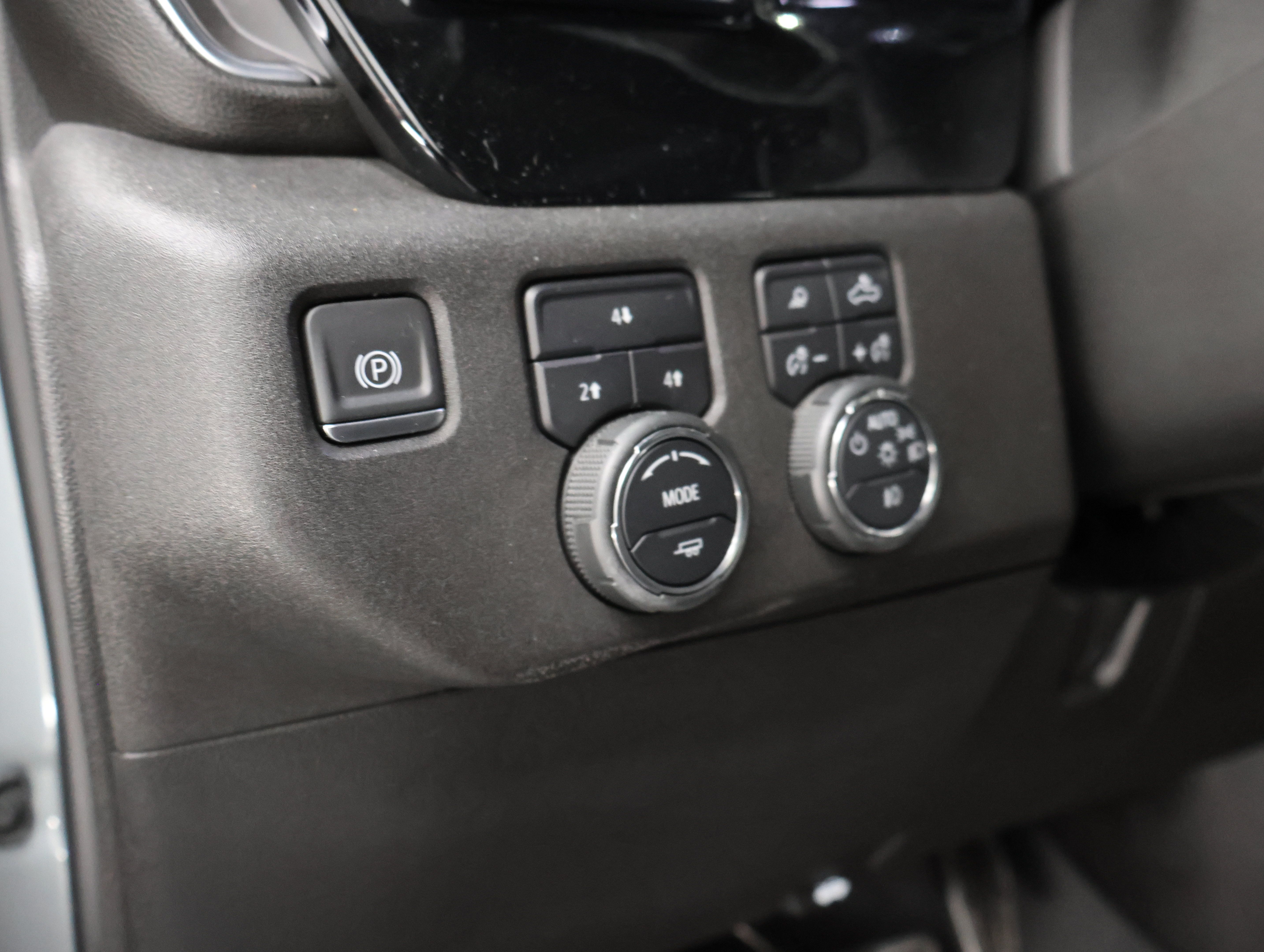 Used 2024 Chevrolet Silverado 2500 LT AWD/4WD image 48
