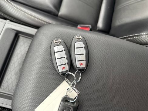 Used 2024 Nissan Frontier SL w/ Technology Package image 34