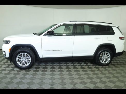 Certified 2023 Jeep Grand Cherokee L Laredo w/ Luxury Tech Group I AWD/4WD image 17