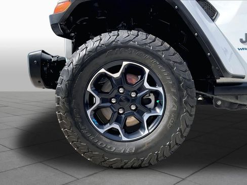 Used 2023 Jeep Wrangler Unlimited Rubicon 4xe w/ Steel Bumper Group AWD/4WD image 11