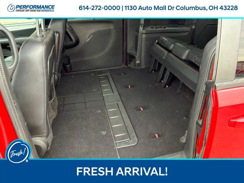 Used 2014 Dodge Grand Caravan R/T w/ Driver Convenience Group FWD image 13