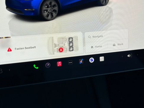 Used 2024 Tesla Model Y 2WD image 27