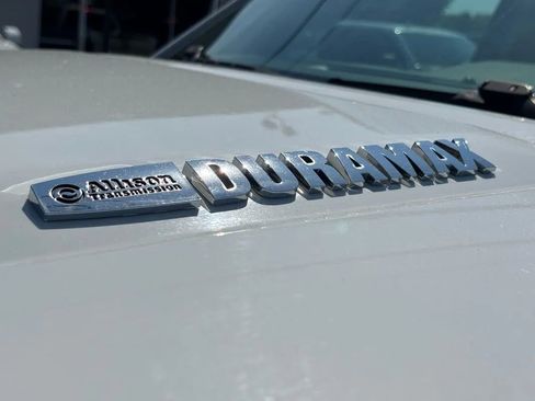 Used 2016 GMC Sierra 2500 SLT w/ Duramax Plus Package AWD/4WD image 9
