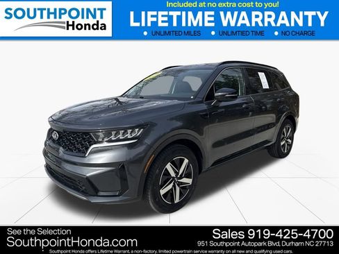 Used 2021 Kia Sorento S image 3