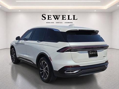 Used 2024 Lincoln Nautilus Premier w/ Equipment Group 102A AWD/4WD image 3
