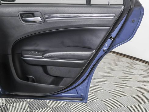 Used 2022 Chrysler 300 Touring w/ Sport Appearance Package RWD image 41