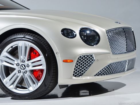 Used 2022 Bentley Continental GT image 16