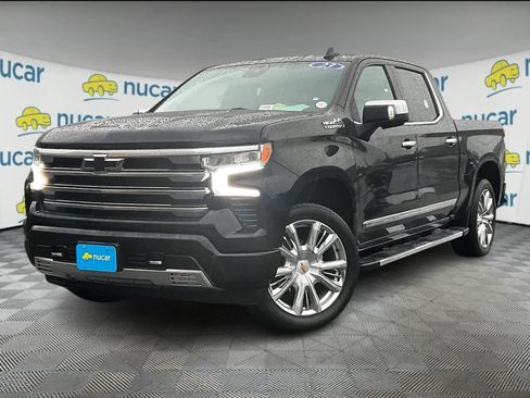 Used 2023 Chevrolet Silverado 1500 High Country w/ Technology Package image 3