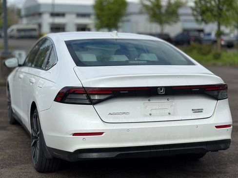 Used 2023 Honda Accord Touring image 3