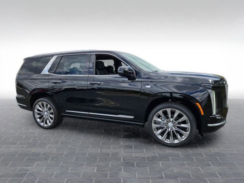 New 2026 Cadillac Escalade Luxury w/ LPO, Radiant Package AWD/4WD image 3