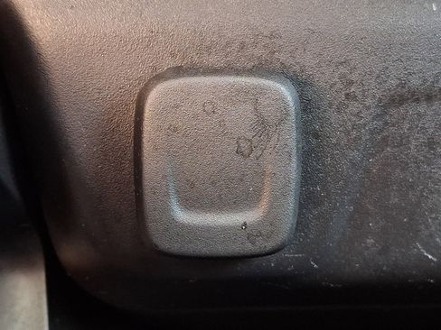 Used 2025 Chevrolet TrailBlazer LT image 24