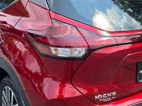 Used 2023 Nissan Kicks SV FWD image 8