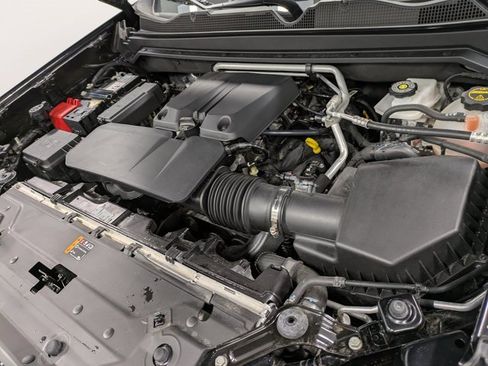 Used 2024 GMC Canyon Denali image 30