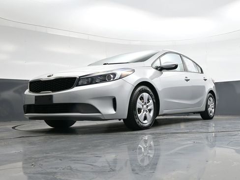 Used 2018 Kia Forte LX image 38