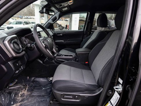 Used 2023 Toyota Tacoma TRD Off-Road w/ Black Out Package (TMS) image 28