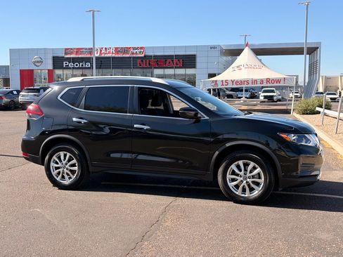 Certified 2020 Nissan Rogue SV FWD image 6