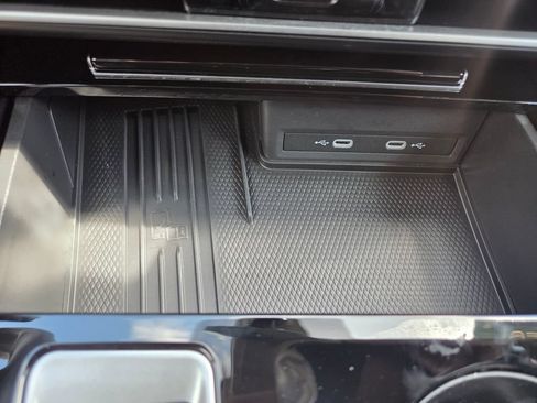 Used 2026 Volkswagen Atlas SE FWD image 17