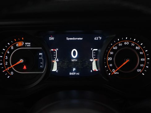 Used 2025 Jeep Wrangler Unlimited Rubicon w/ Dual Top Group AWD/4WD image 24