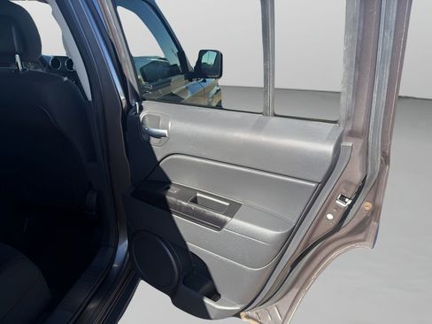 Used 2015 Jeep Patriot Latitude image 14