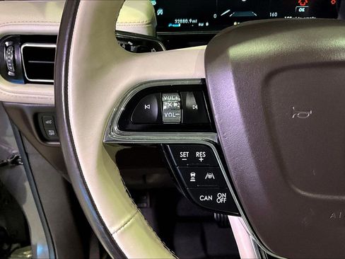 Used 2022 Lincoln Nautilus Black Label w/ Class II Trailer Tow Package image 11