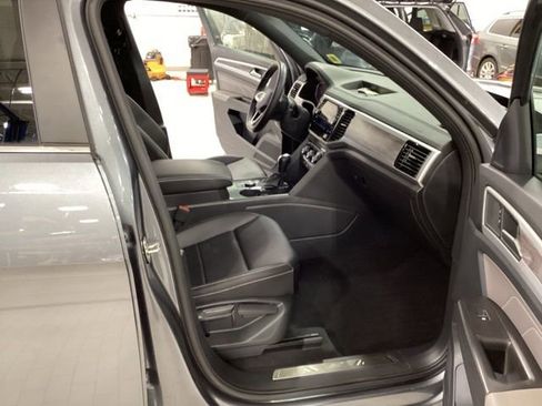 Used 2023 Volkswagen Atlas Cross Sport SE w/ Black Wheel Package AWD/4WD image 11