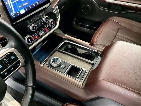 Used 2023 Ford Expedition Max Limited image 17