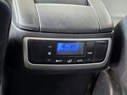 Used 2019 Toyota Highlander Limited image 12