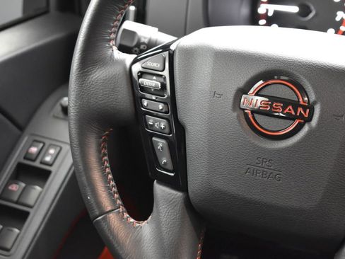 Used 2025 Nissan Frontier PRO-4X AWD/4WD image 18