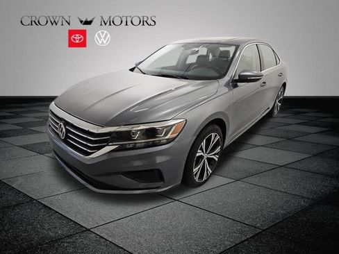 Used 2020 Volkswagen Passat 2.0T SEL FWD image 3