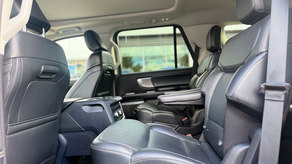 Used 2025 Ford Expedition Platinum AWD/4WD image 23