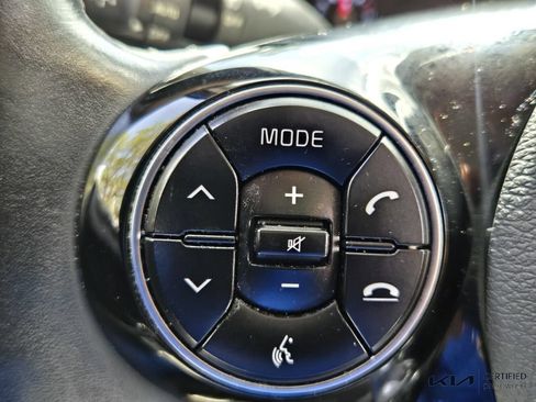 Certified 2022 Kia Soul GT-Line FWD image 26