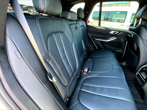 Used 2022 BMW X5 xDrive40i w/ M Sport Package AWD/4WD image 20
