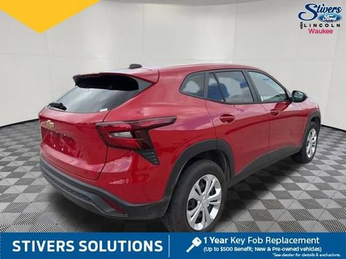 Used 2026 Chevrolet Trax LS FWD image 6