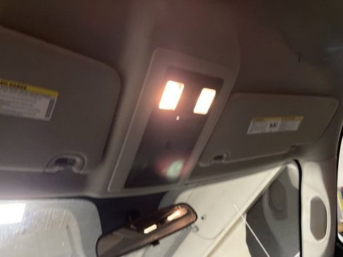 Used 2018 RAM 2500 Tradesman w/ Chrome Appearance Group image 18