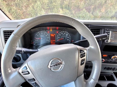 Used 2019 Nissan NV 3500 SL image 11