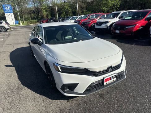 Used 2023 Honda Civic Sport image 6