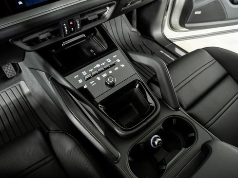 New 2026 Porsche Cayenne AWD/4WD image 18