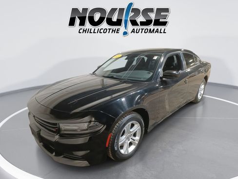 Used 2019 Dodge Charger SXT image 1