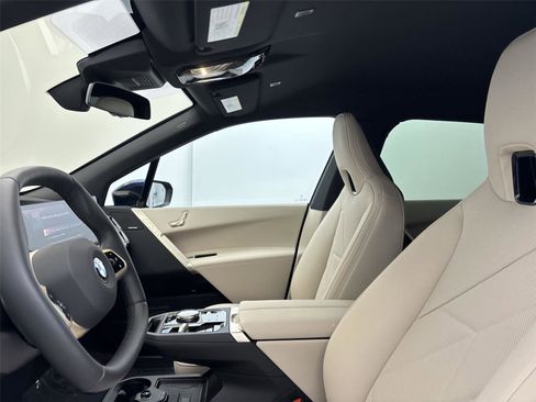 New 2026 BMW iX xDrive45 image 24