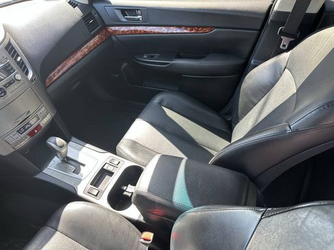 Used 2011 Subaru Legacy 3.6R Limited AWD/4WD image 8