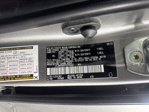 Used 2023 Lexus GX 460 Luxury w/ Off Road Package AWD/4WD image 11