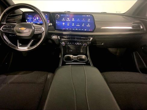 Used 2024 Chevrolet Traverse LT AWD/4WD image 15