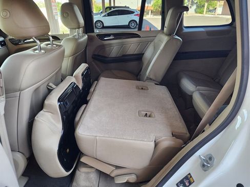 Used 2015 Mercedes-Benz GL 450 4MATIC w/ Lighting Package image 91