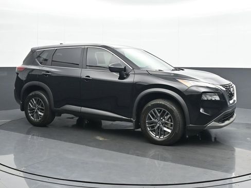 Used 2023 Nissan Rogue S image 8